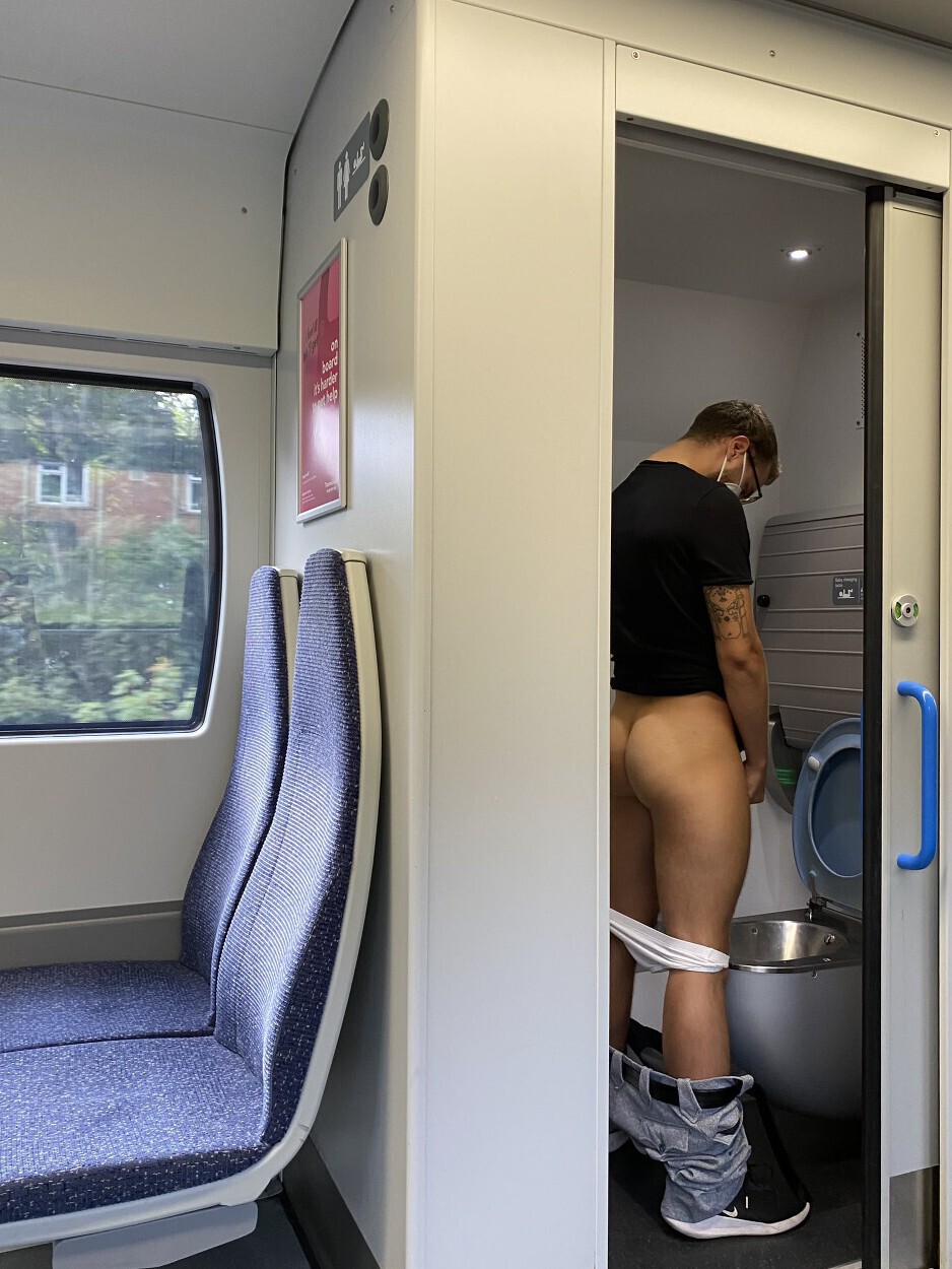 George East, the Englishman who walks around naked