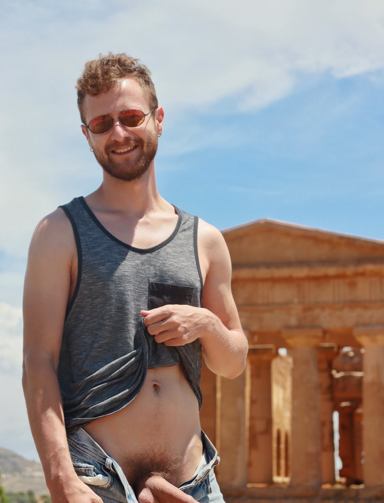 George East, the Englishman who walks around naked