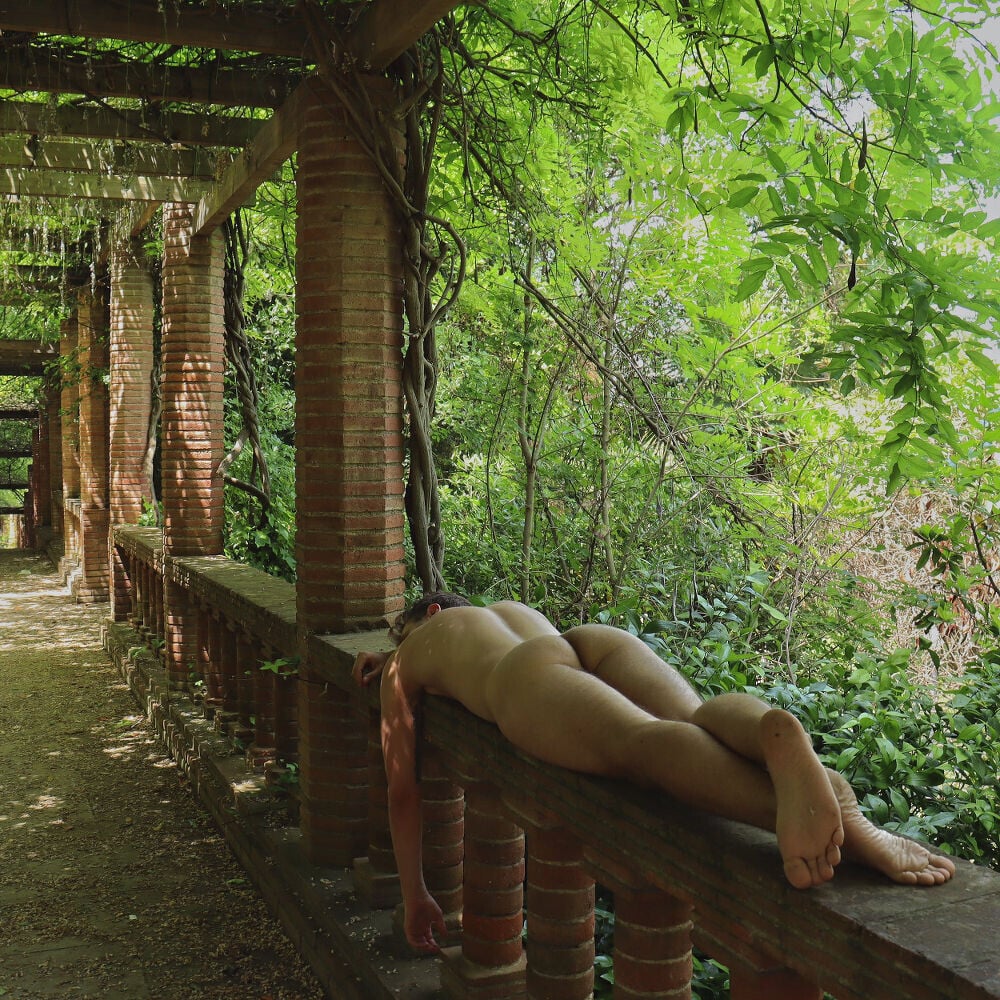 George East, the Englishman who walks around naked