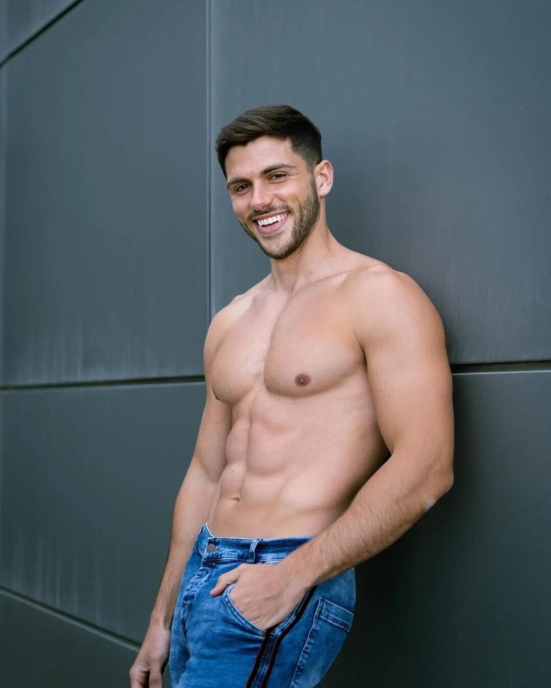 Guille Choa: The Hot Spanish Muscle Stud, Well-Hung and Confident