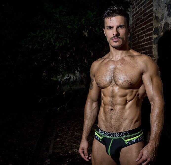Handsome Spanish Hunk: Johnie Bravo Gjergjek