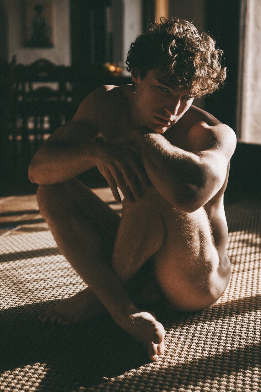 Hazel Hoffman: Wild Curls, Perfect Ass and Bad Boy Eyes