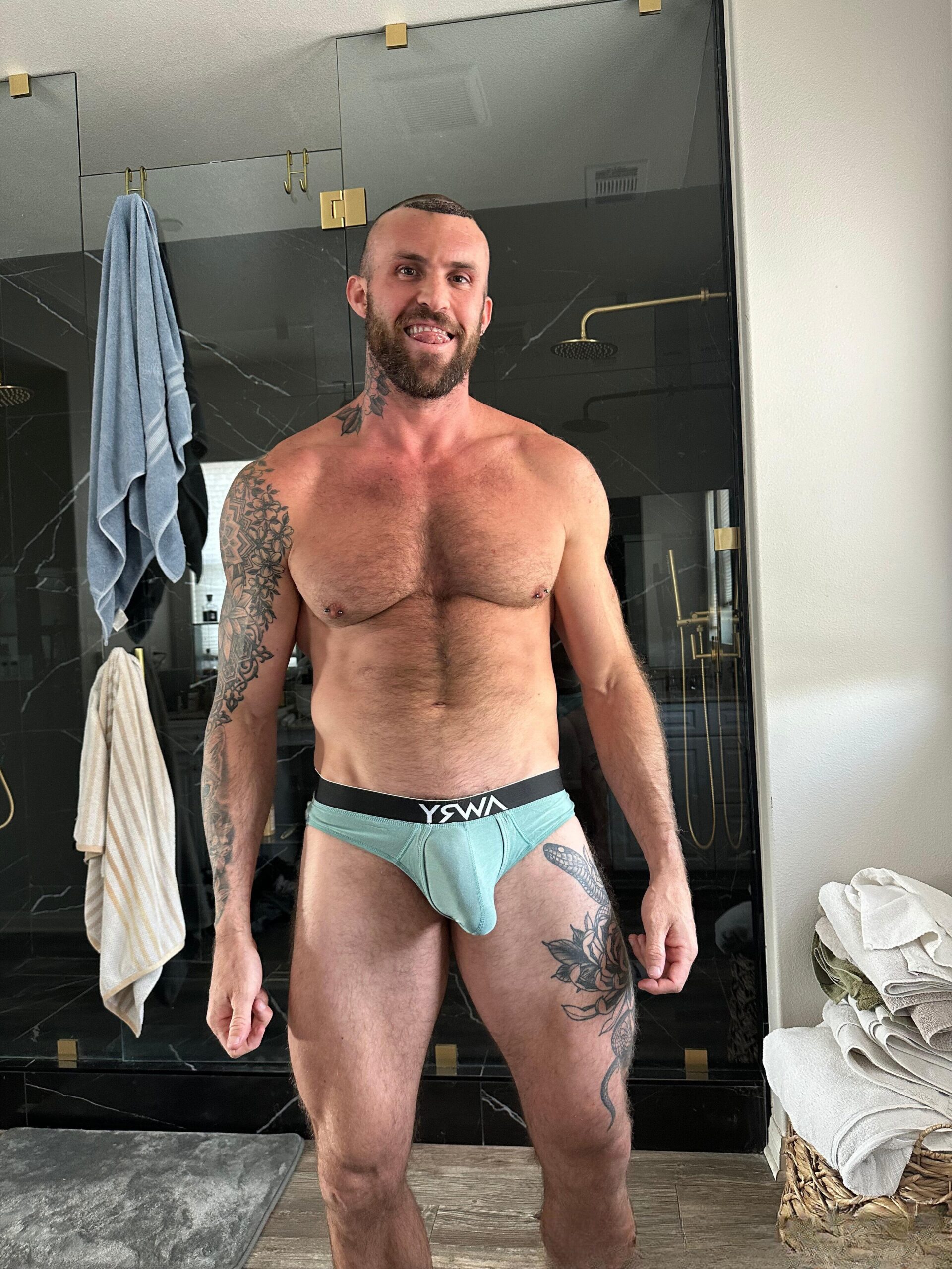HugeAjax, the muscle beast with a donkey dick