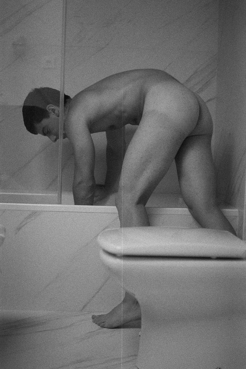 IN MY HOTEL ROOM – Nacho by Jon Ariza