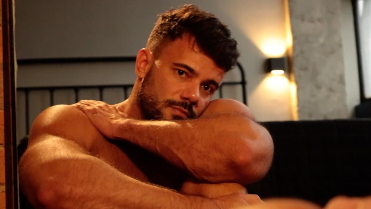 Italo Fassin, the Brazilian bodybuilder with a marble ass
