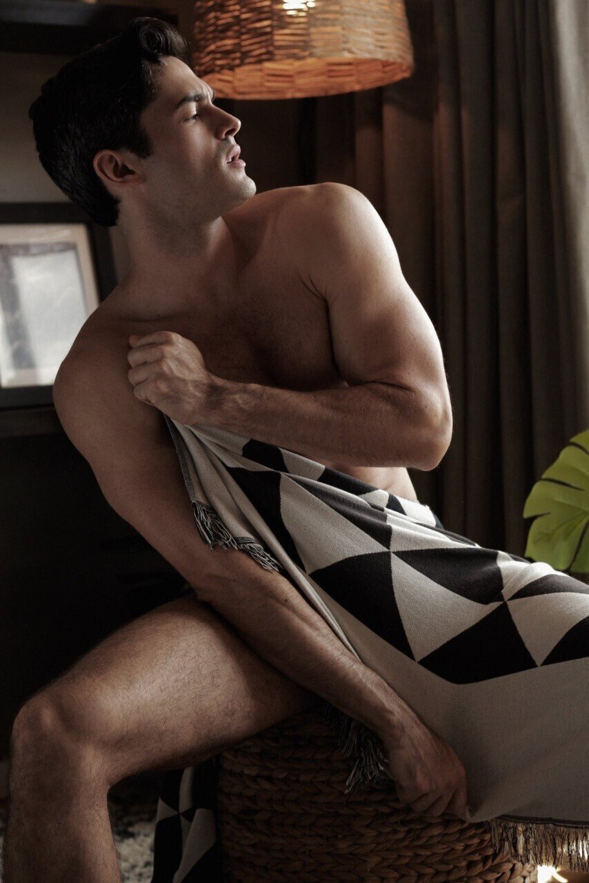Jordan Lipes: Fashion and Erotic Model