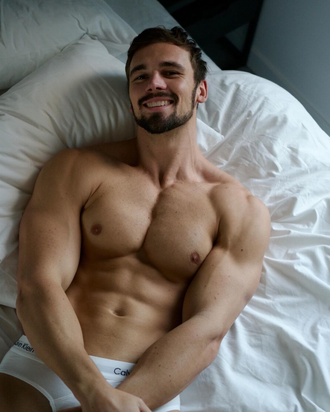 Josh: Handsome Australian Hunk with Massive Pecs