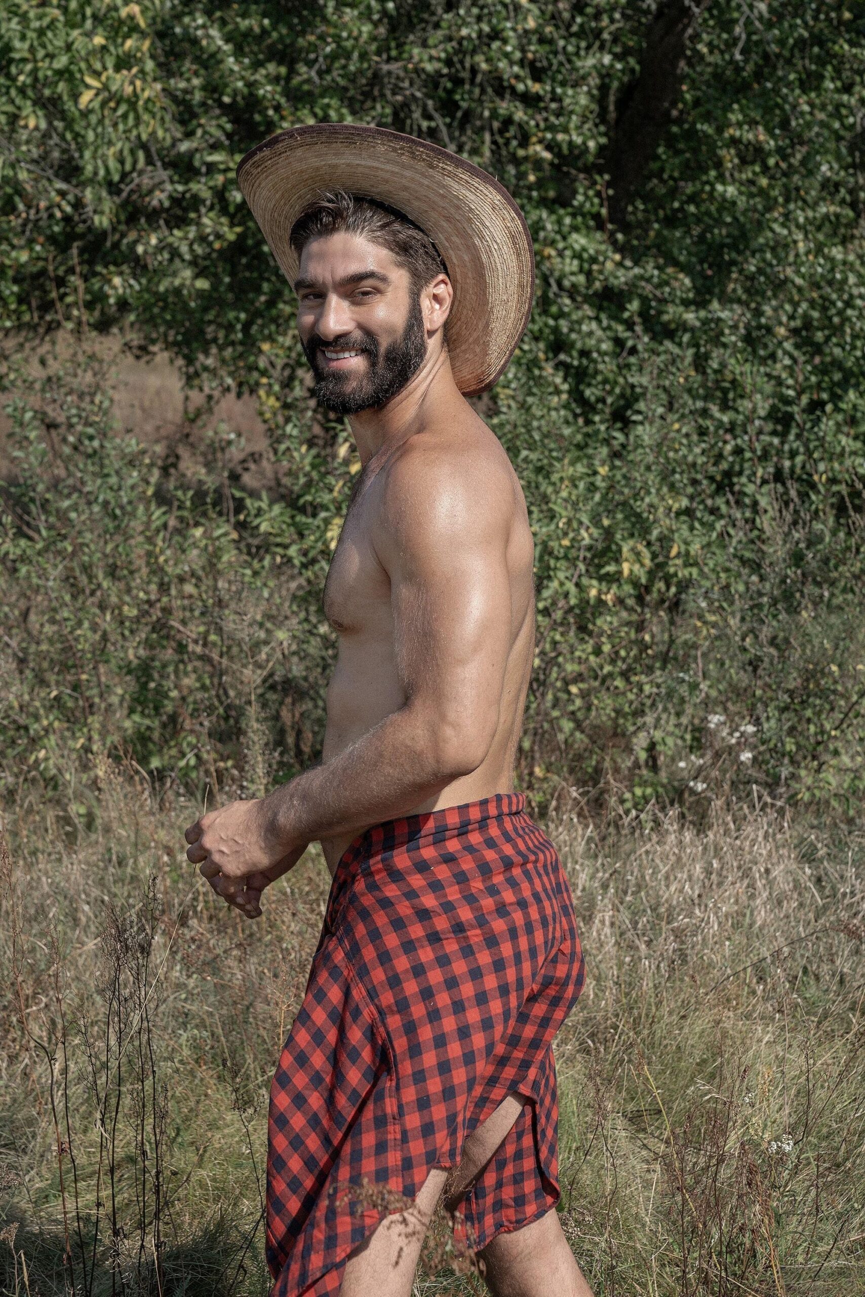 Leo, the Sexy Daddy