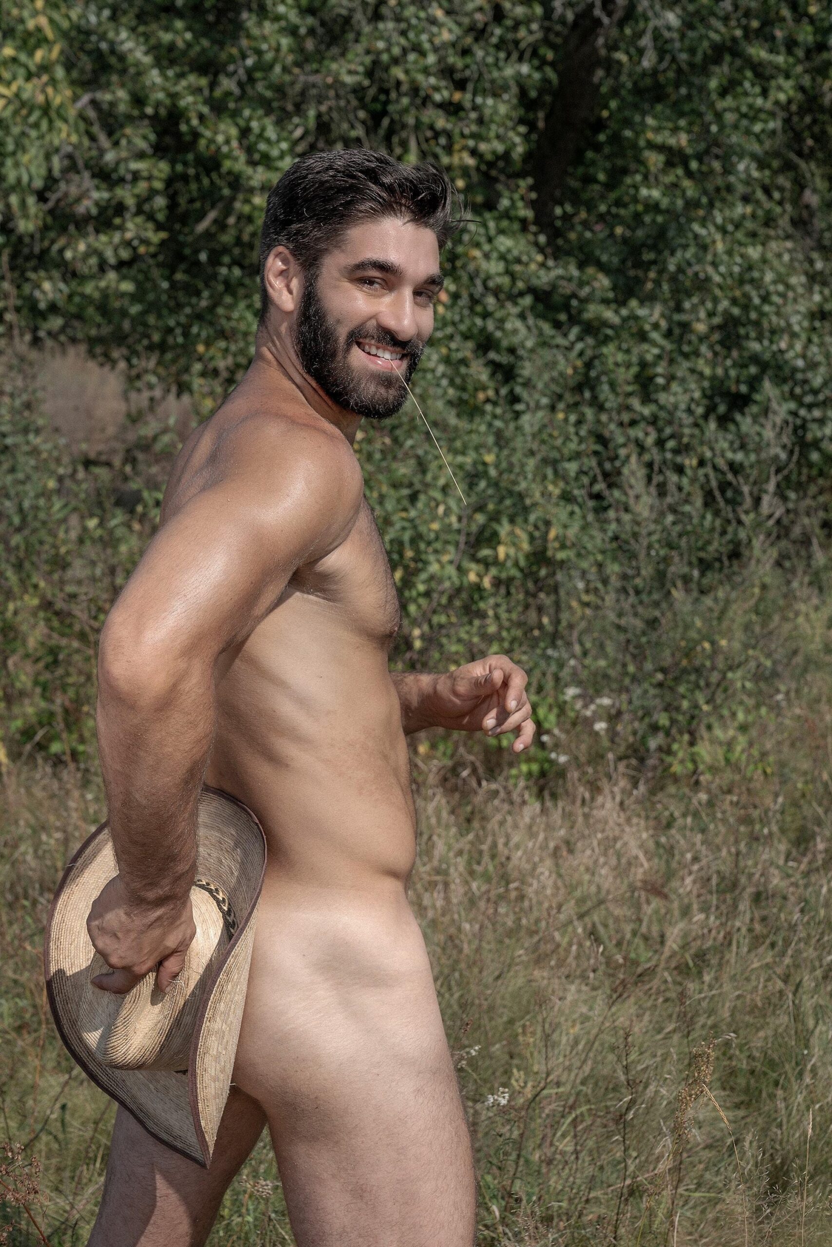 Leo, the Sexy Daddy