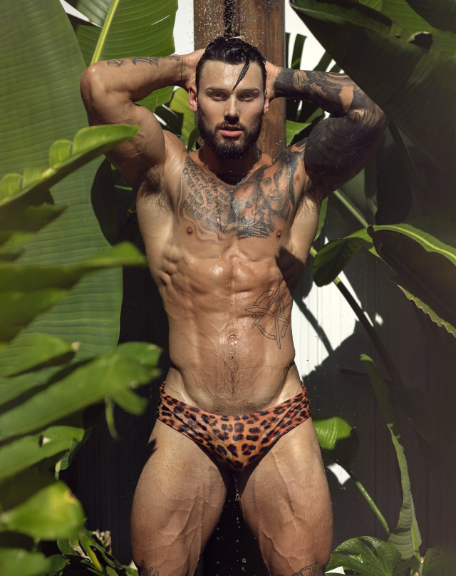 Liam Fitzgerald – The sexy coach we all dream of sweating with