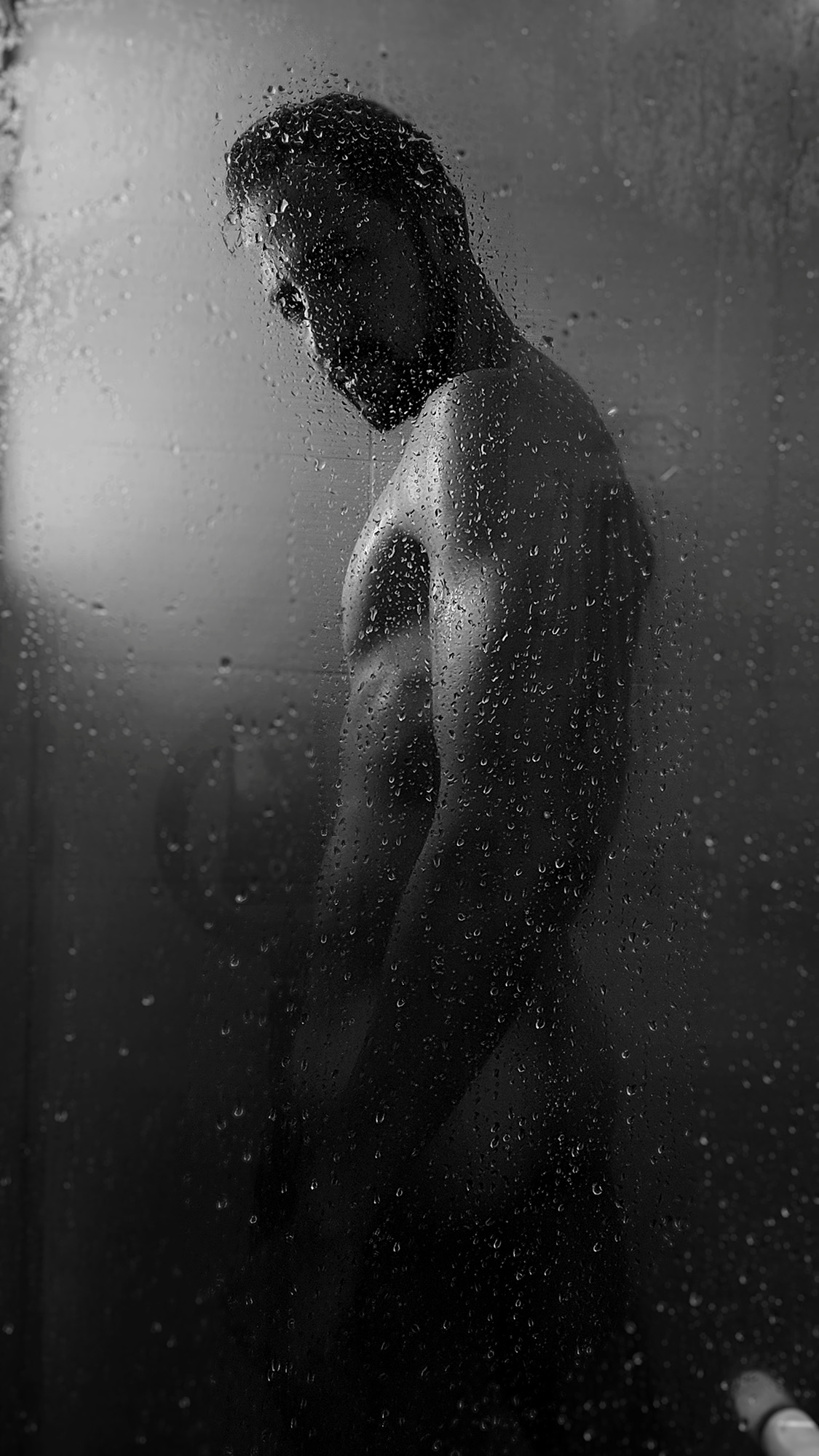 Lyon – The gorgeous stud who turns his cock into art