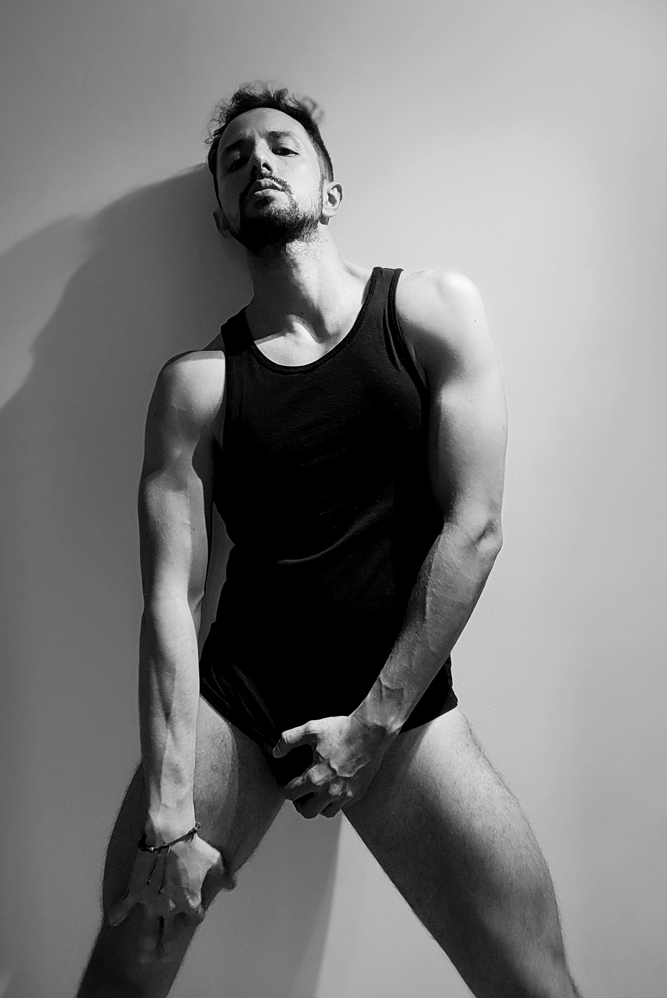 Lyon – The gorgeous stud who turns his cock into art