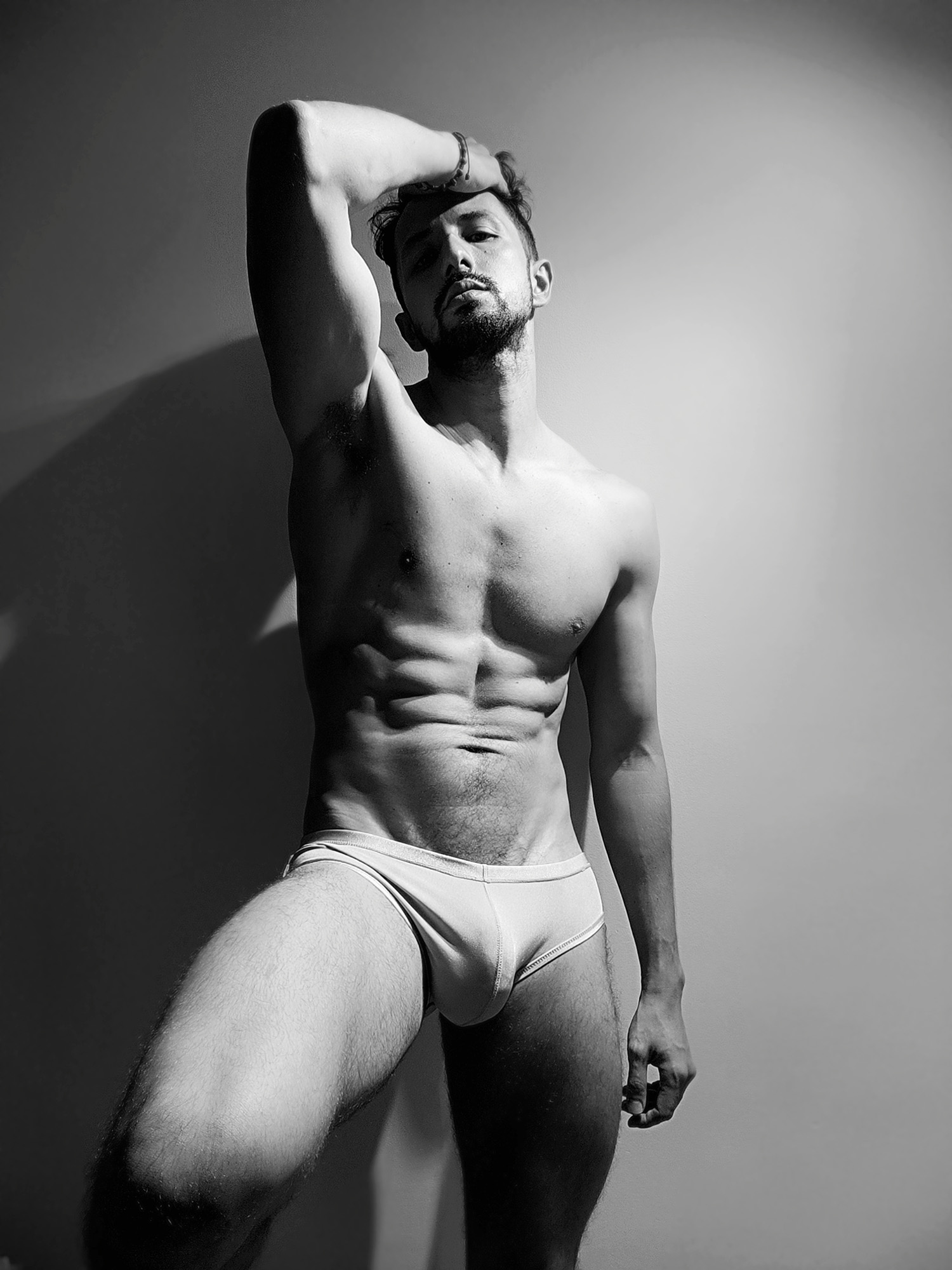 Lyon – The gorgeous stud who turns his cock into art