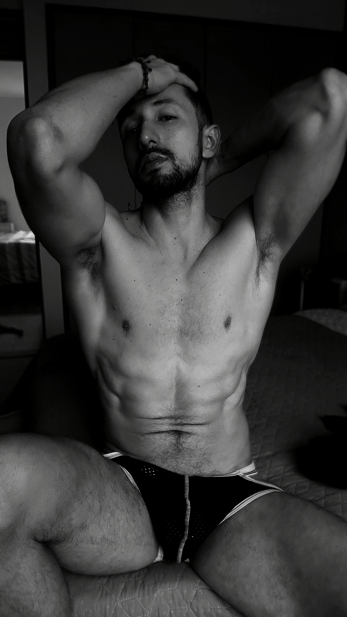 Lyon – The gorgeous stud who turns his cock into art
