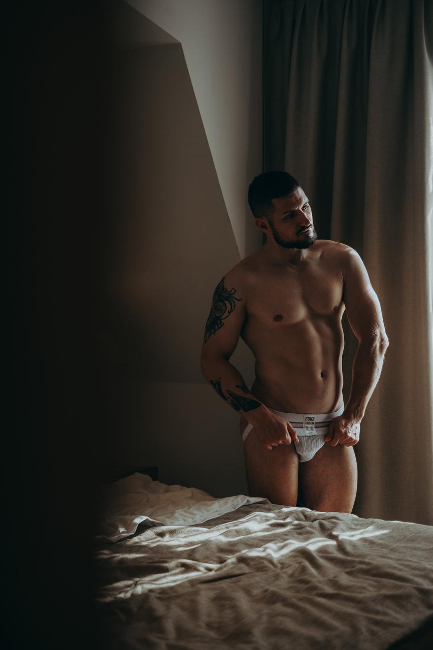 Maksim: the wake-up call you dream of