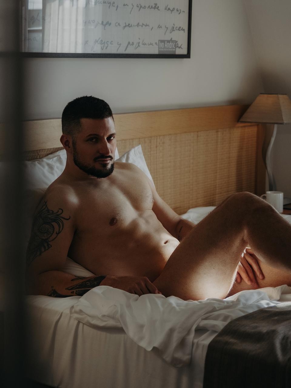 Maksim: the wake-up call you dream of