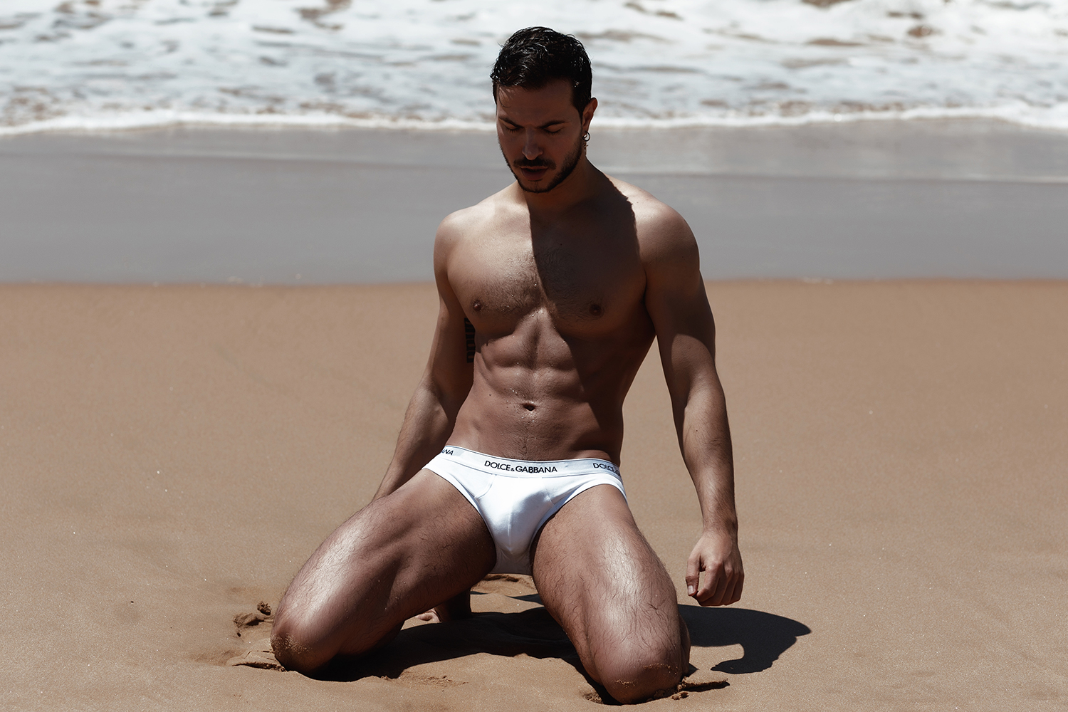 Martin Ivanov naked on the beach!
