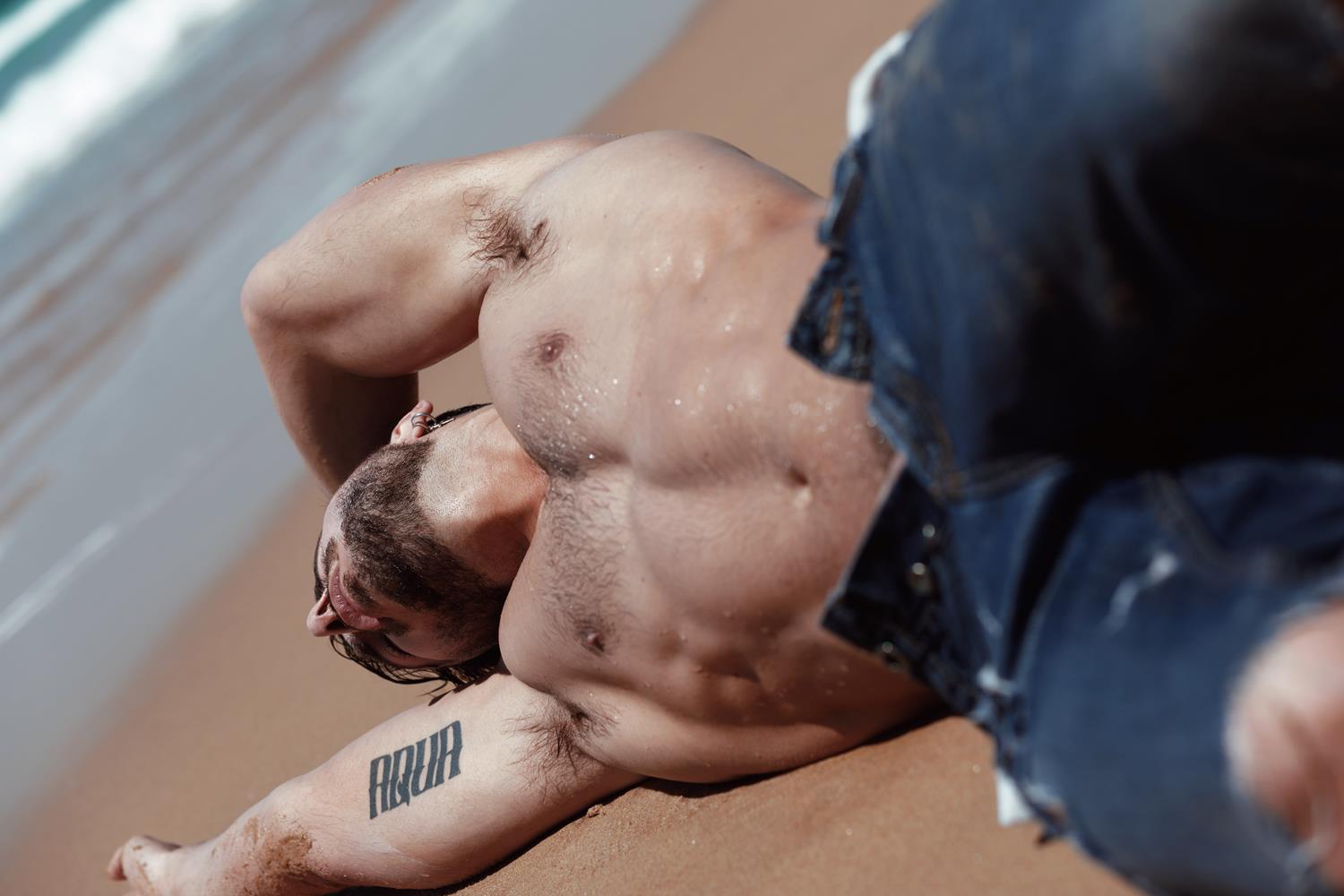 Martin Ivanov naked on the beach!