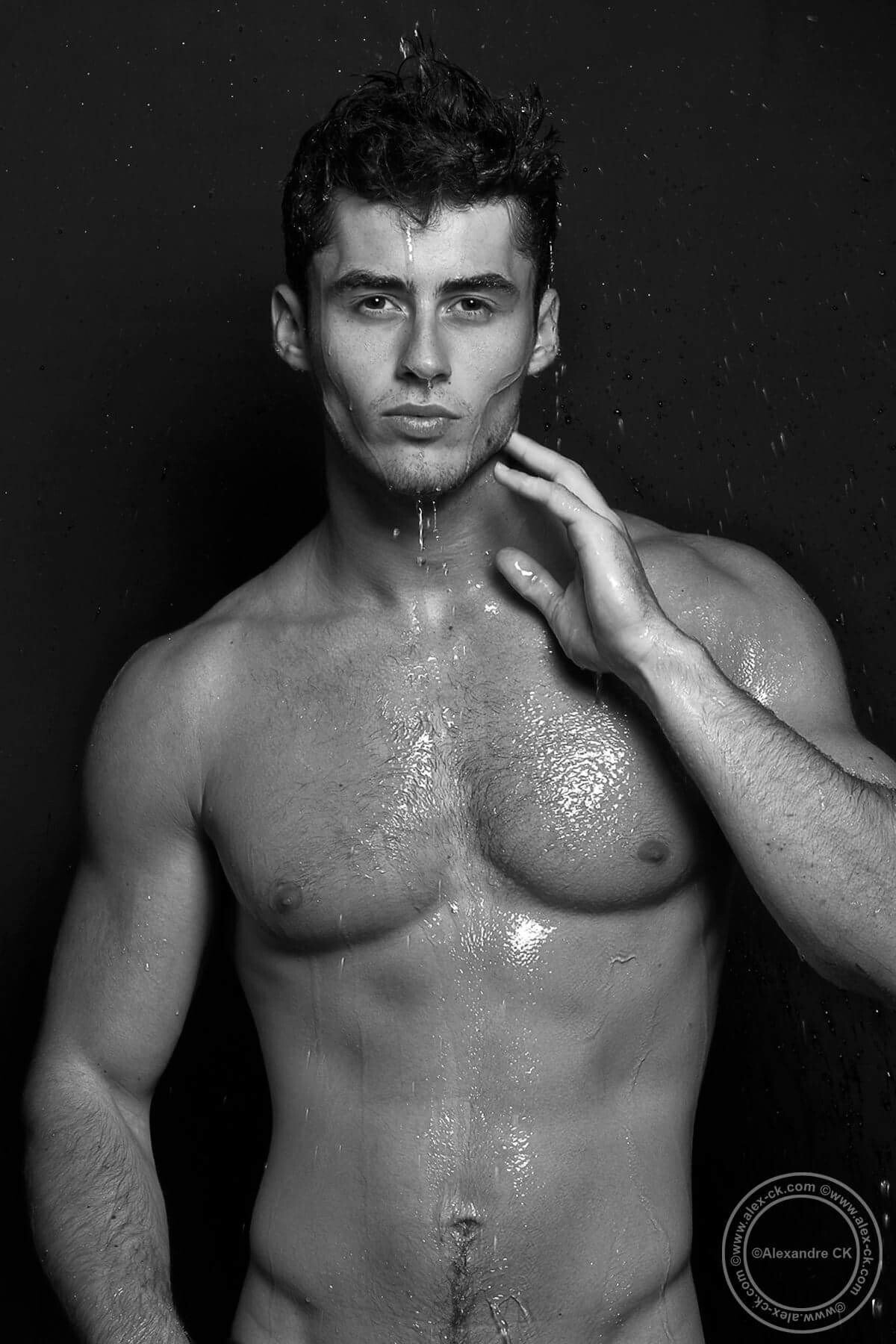 Mateo Lanzi: A Sizzling New Hottie on the Block