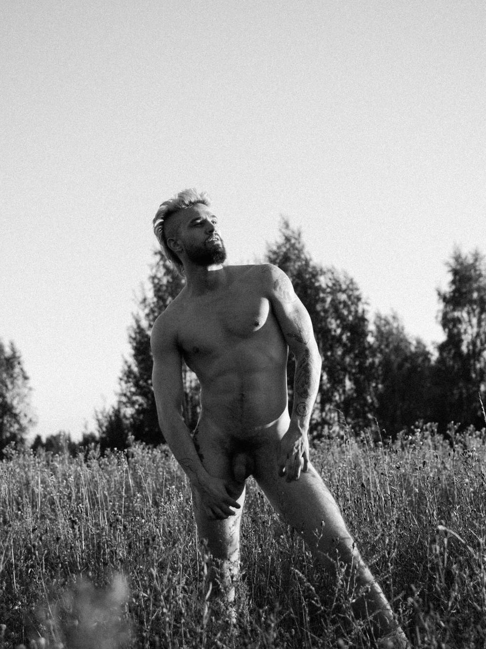 Max, blazing sun and golden skin