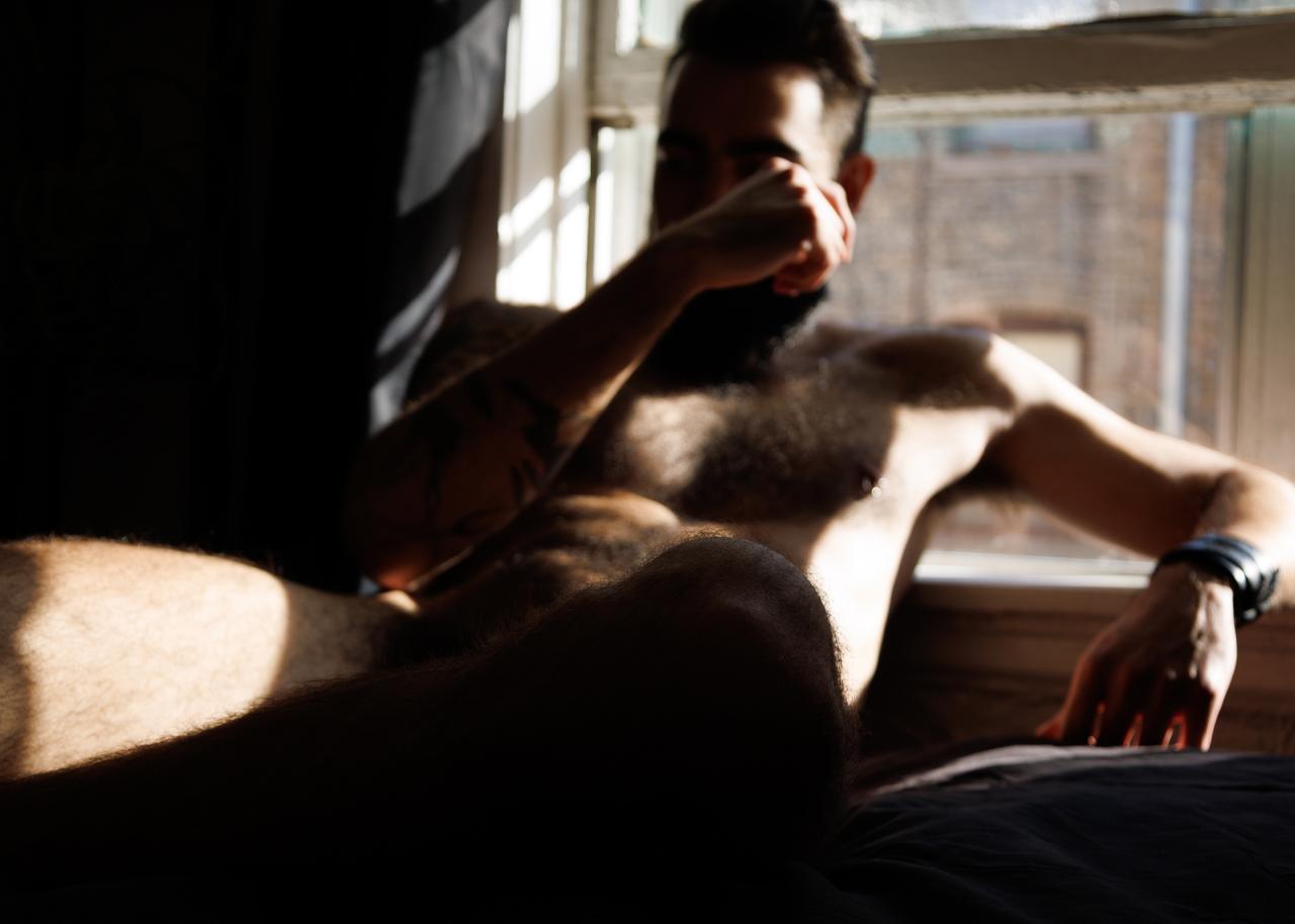 Mountain: a furry back and an offered ass, Anthony Rom didn’t lie about the title