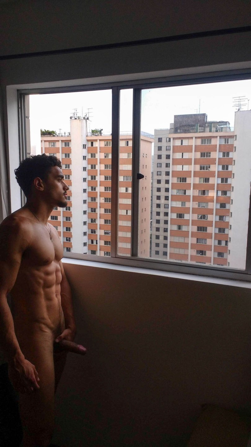Murilo Gonçalves: The Art of Sensual Self-Portraiture