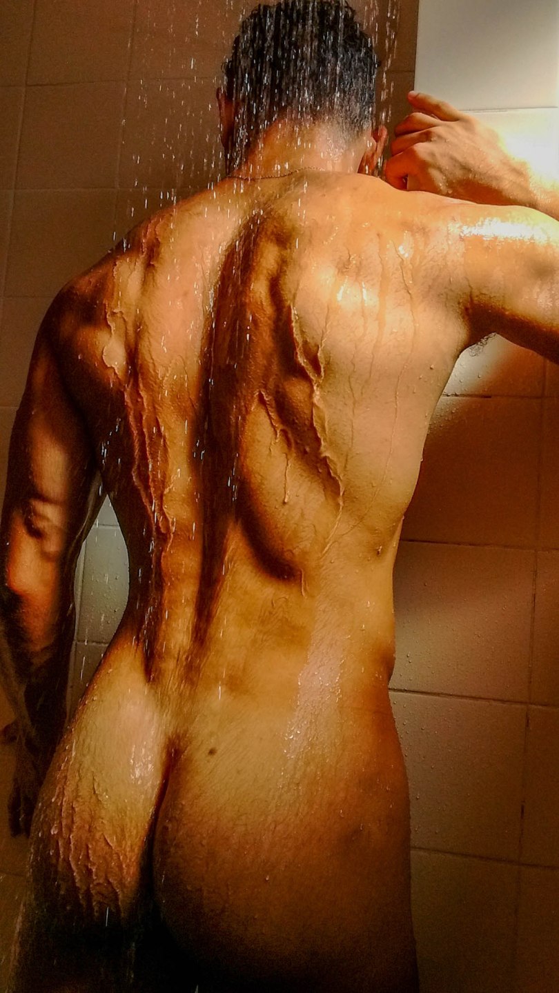 Murilo Gonçalves: The Art of Sensual Self-Portraiture