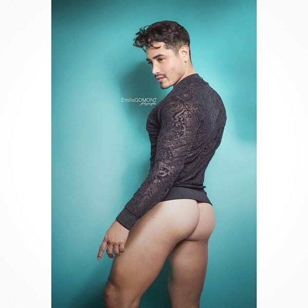 Naked, well-hung men by photographer Emilio Gomont