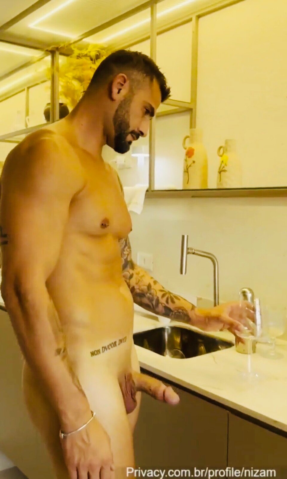 Nizam Hayek – The Big Brother Brasil 2024 hunk who turns up the heat