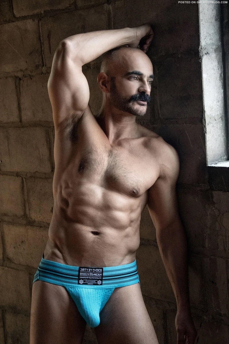 Nude Daddy Model Tony Dazzle Shows Hard!