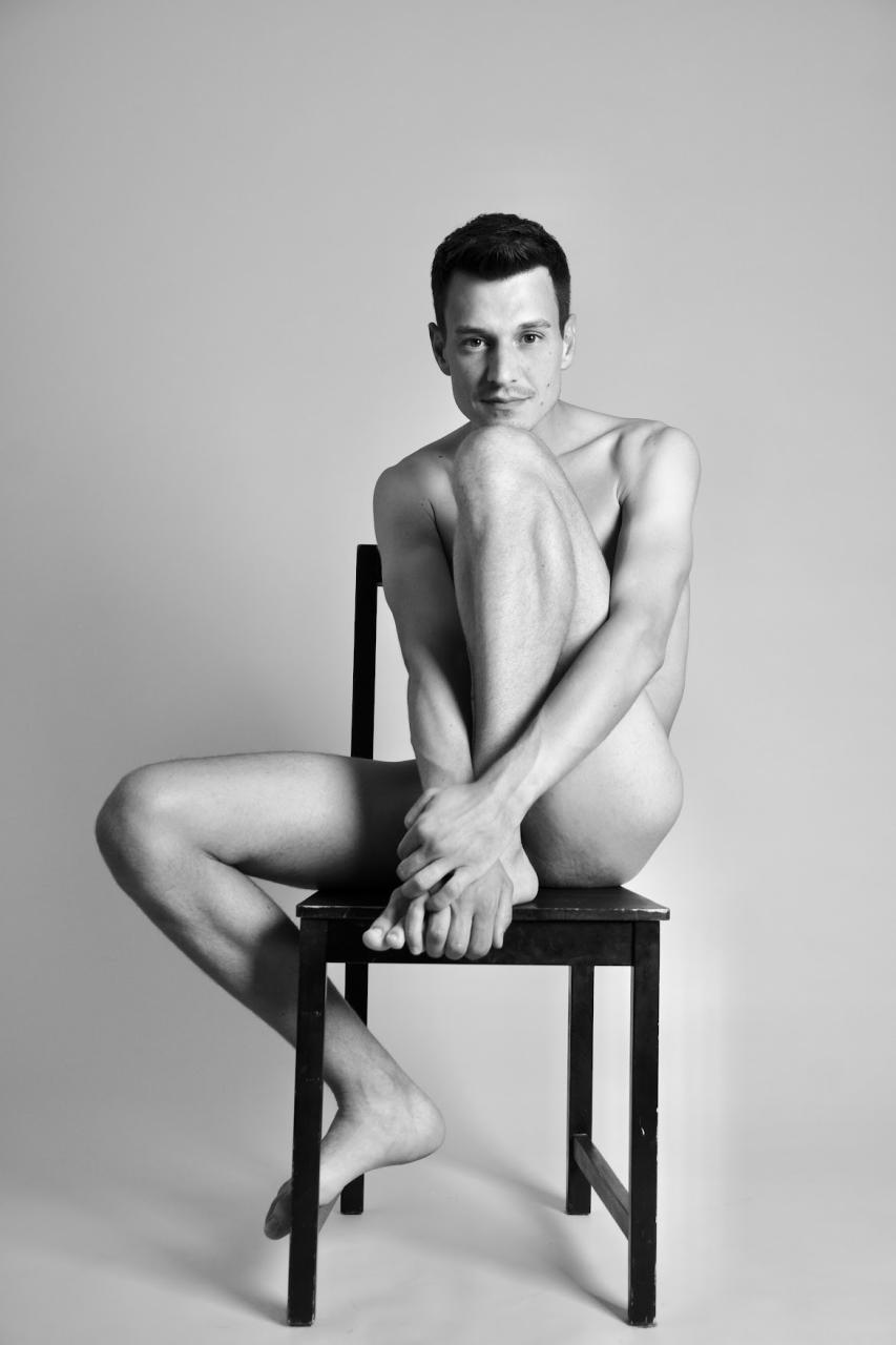 Philipp: Berlin rugby player nude in black and white