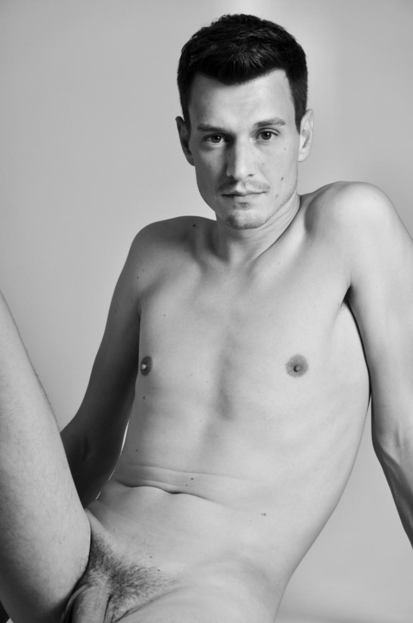Philipp: Berlin rugby player nude in black and white