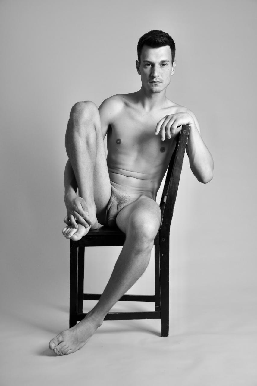 Philipp: Berlin rugby player nude in black and white