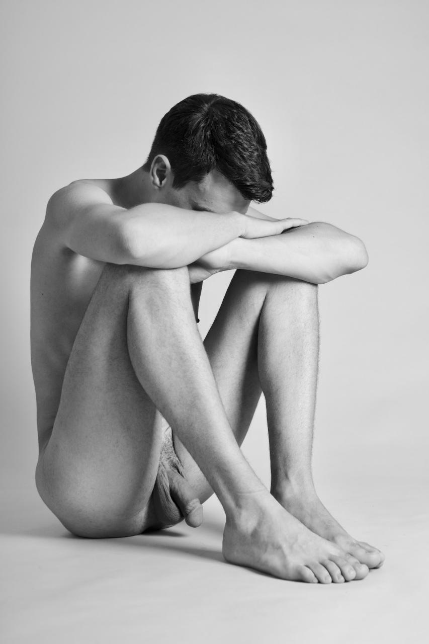 Philipp: Berlin rugby player nude in black and white