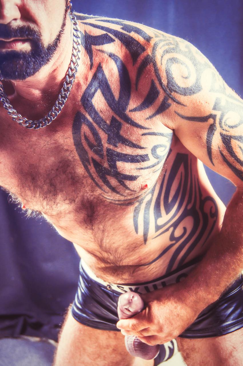 “SNIFF IT, FEEL IT” – Tony by JK/NUDES