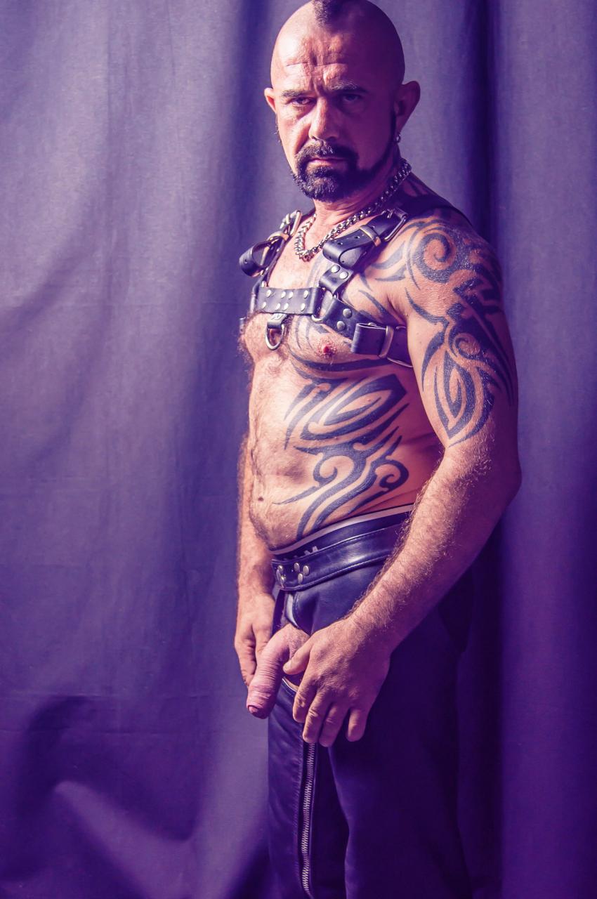 “SNIFF IT, FEEL IT” – Tony by JK/NUDES