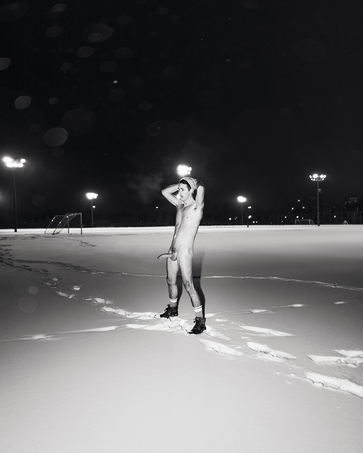 Sterlingjock: naked in the Canadian snow
