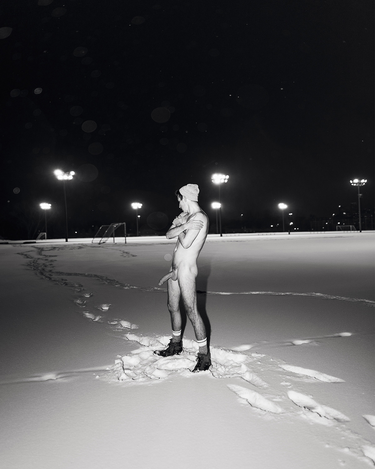 Sterlingjock: naked in the Canadian snow