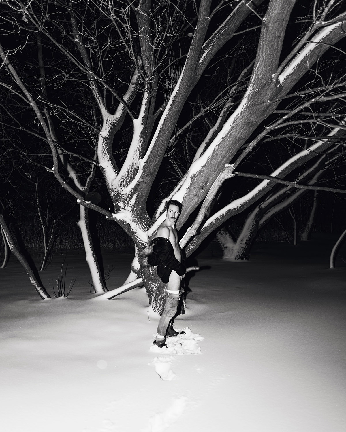 Sterlingjock: naked in the Canadian snow