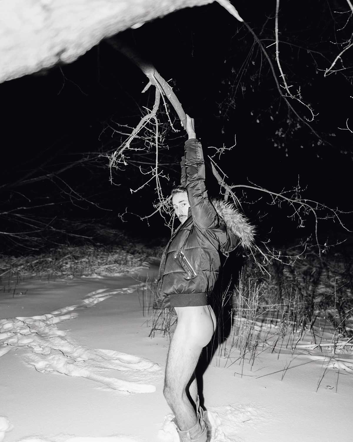 Sterlingjock: naked in the Canadian snow
