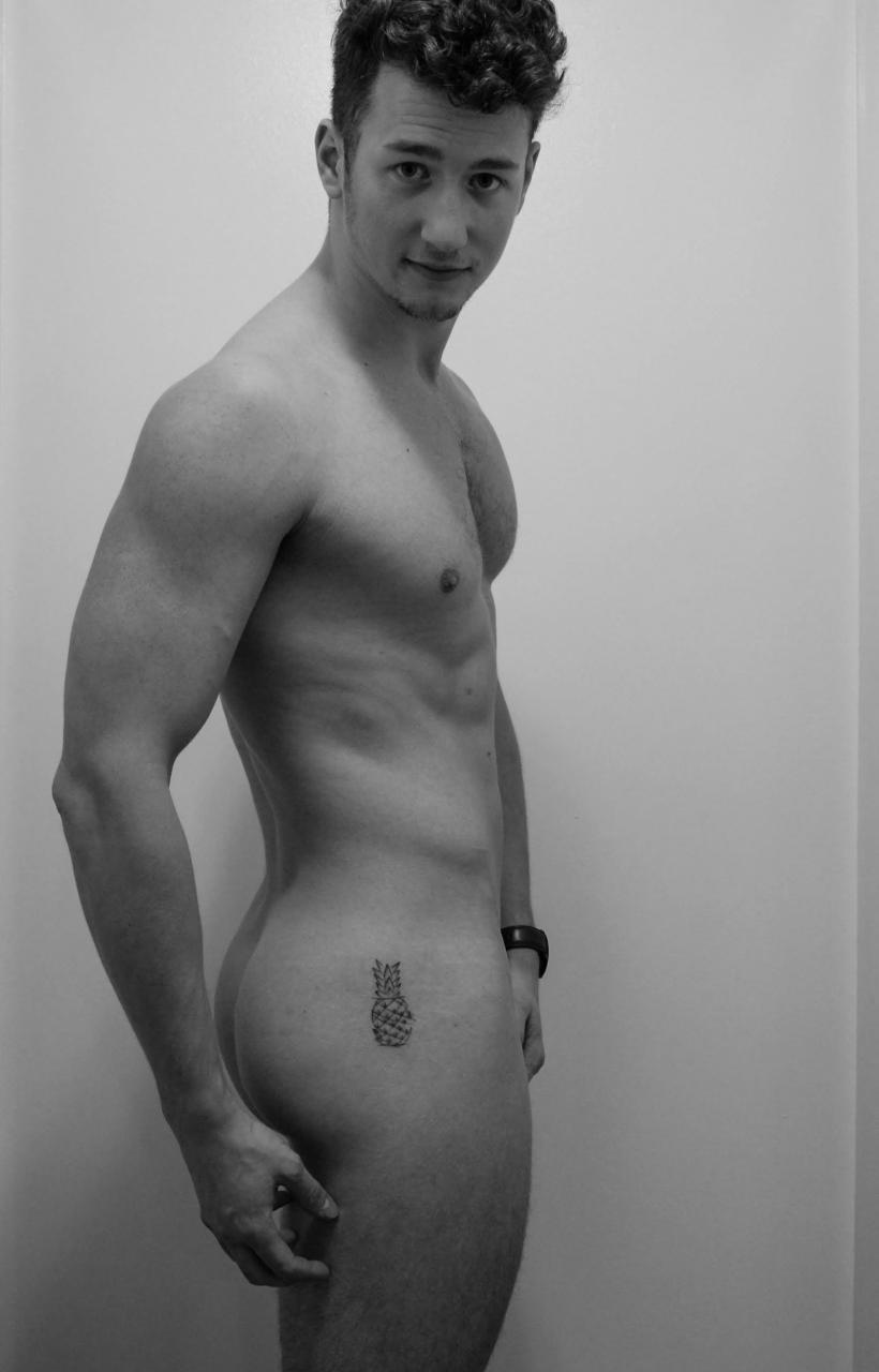 The beautiful bare butt of Andrei Catalin