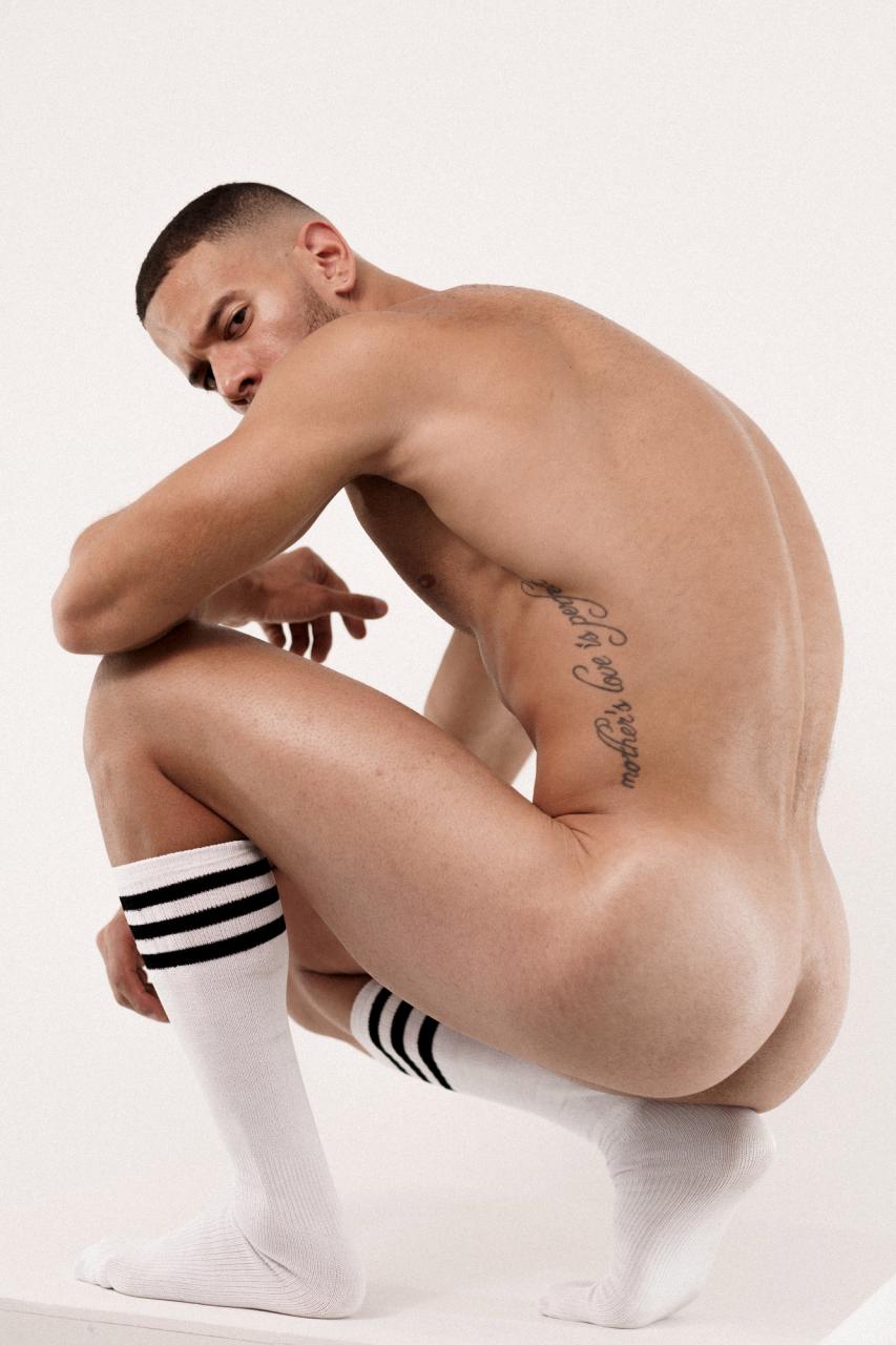The Colossus of Medellín: Douglas Perez by Jose Ladino.