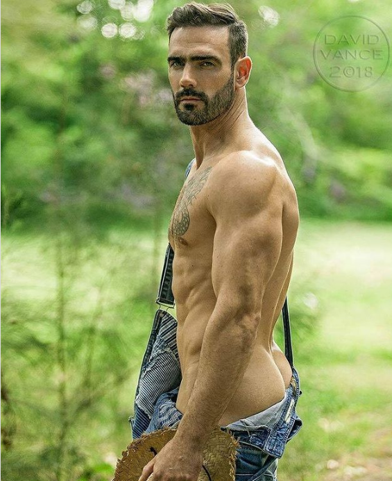 The Stunning Model Jess Vill Stripped Naked