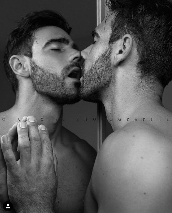 The Stunning Model Jess Vill Stripped Naked