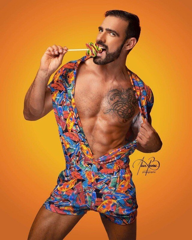 The Stunning Model Jess Vill Stripped Naked