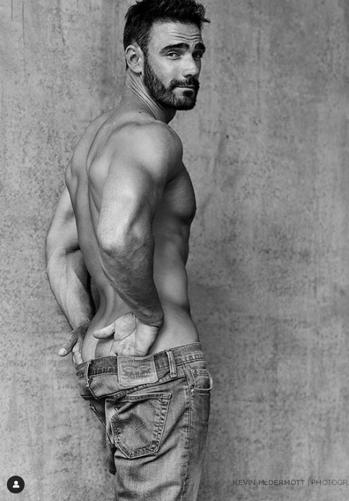 The Stunning Model Jess Vill Stripped Naked