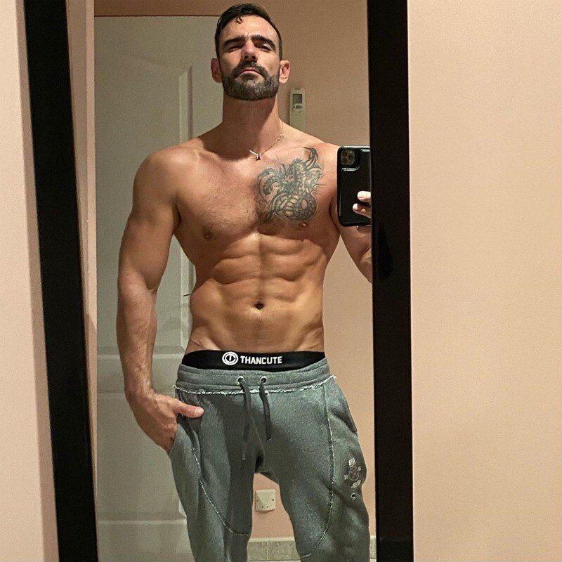 The Stunning Model Jess Vill Stripped Naked