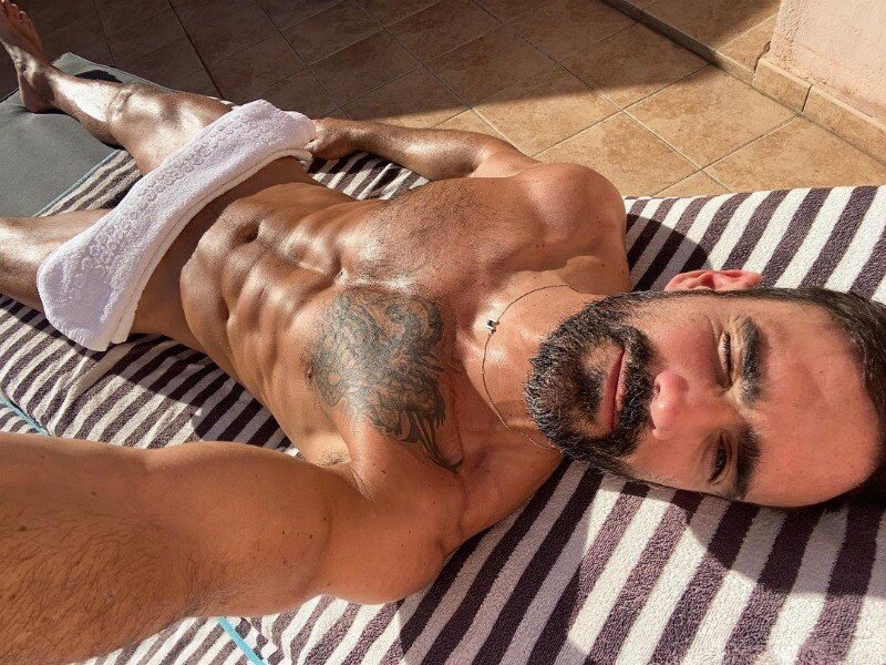 The Stunning Model Jess Vill Stripped Naked