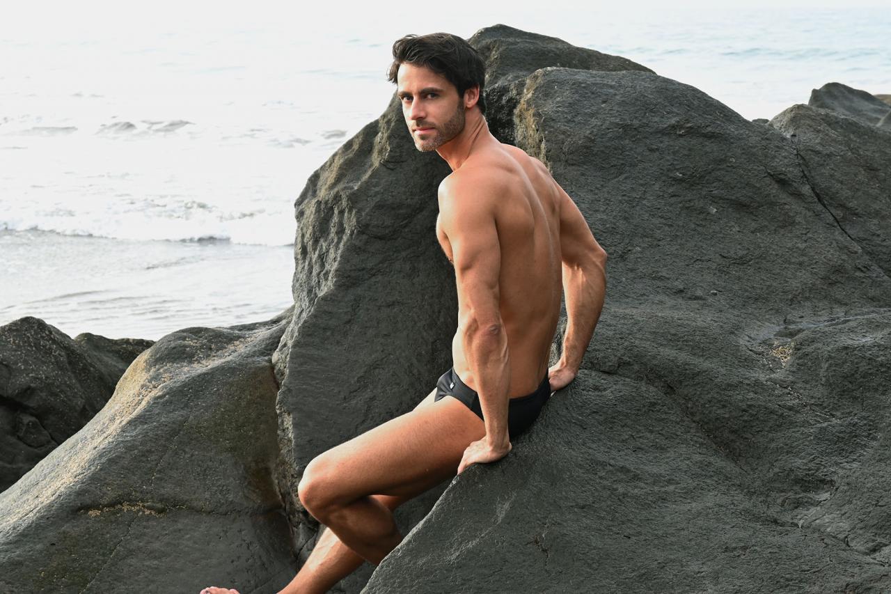 Vincent Goes Nude on the Rocky Beaches of Gran Canaria