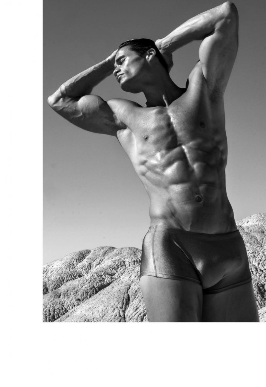 WELL MOLDED – Joohnnneda by Gustavlag for RUFSKIN.